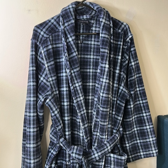 Tommy Hilfiger belted men’s Plaid Blue and White Robe one size - Picture 3 of 8
